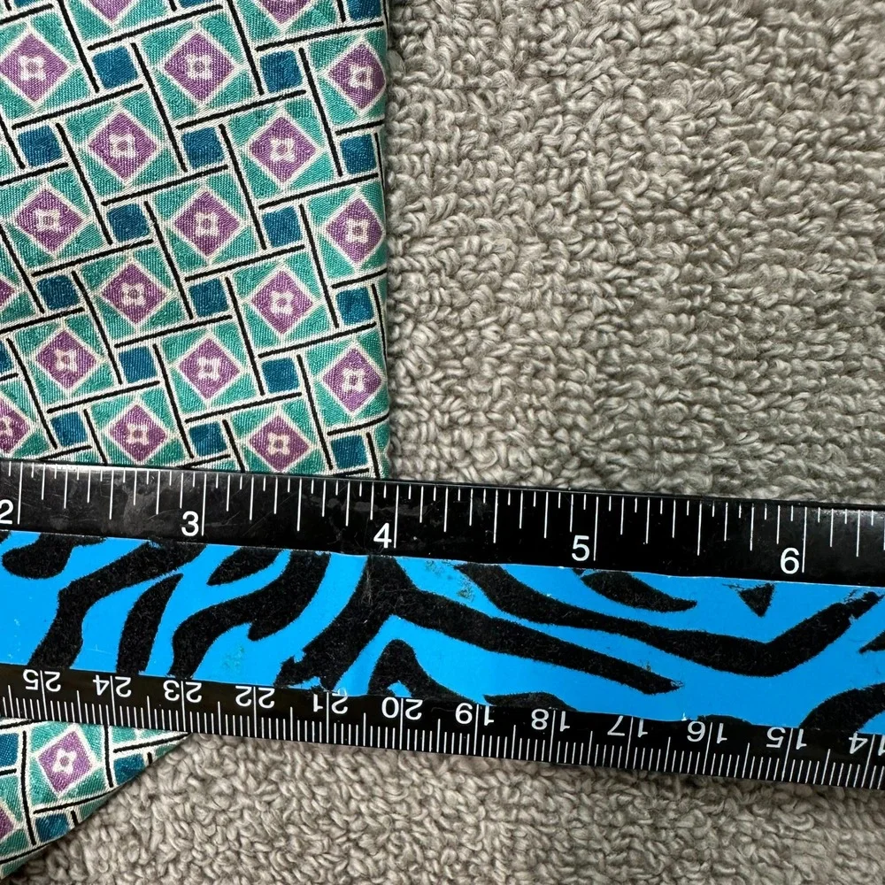 Villa Bugatti Mens Silk Necktie Teal Purple Geometric Diamond Made in USA 4x59